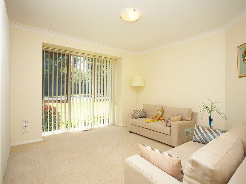 2A Andrew Crescent, Croydon South image 6