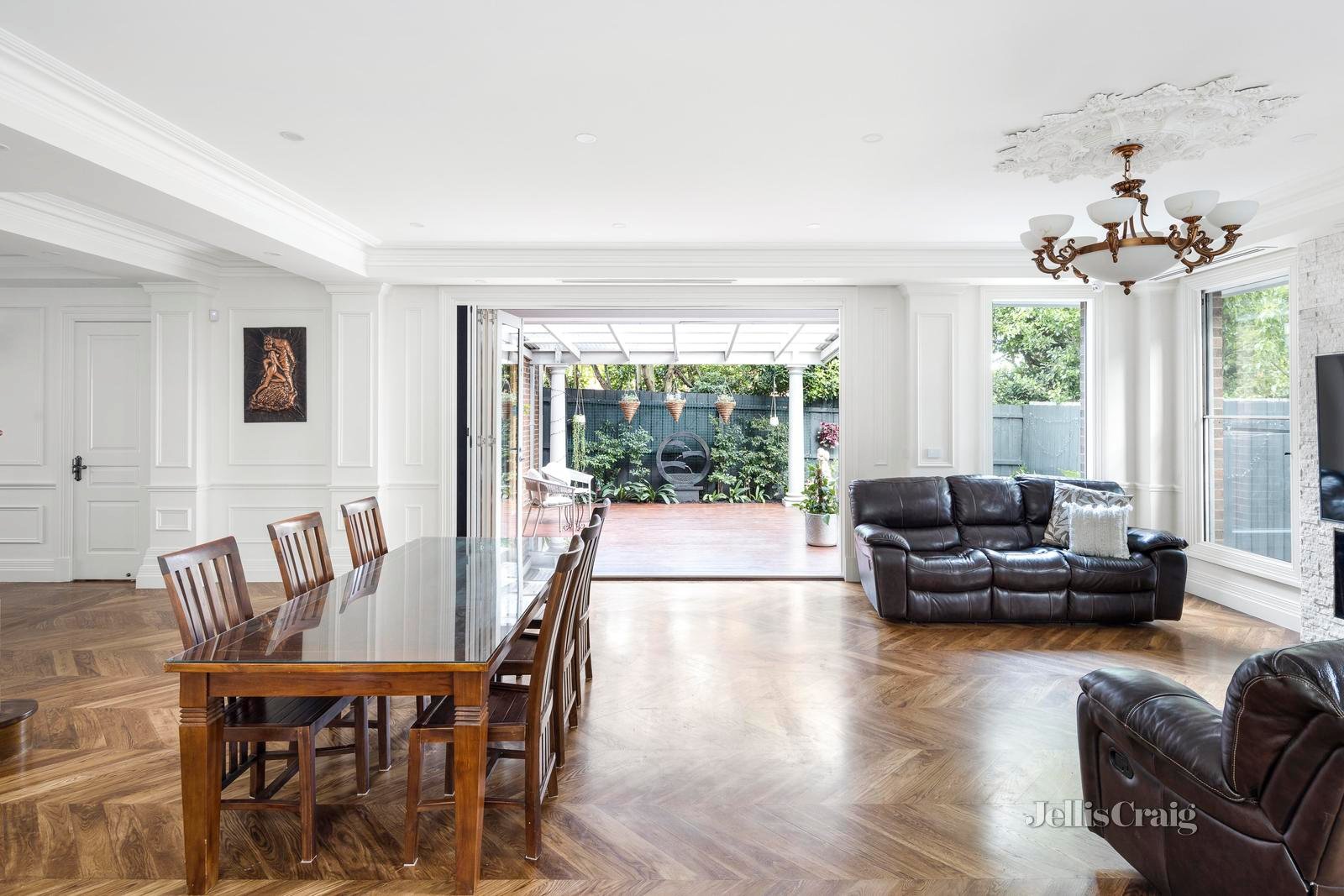 2A Bona Vista Avenue, Surrey Hills image 7