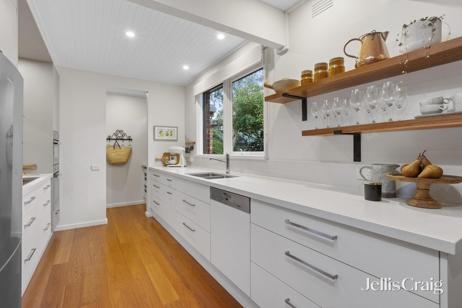 2A Boongarry Avenue, Blackburn image 6