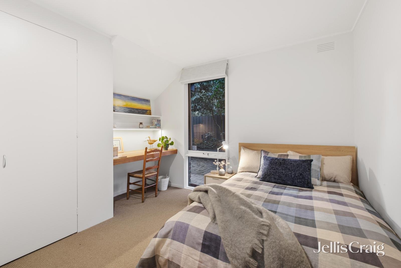2A Boongarry Avenue, Blackburn image 13
