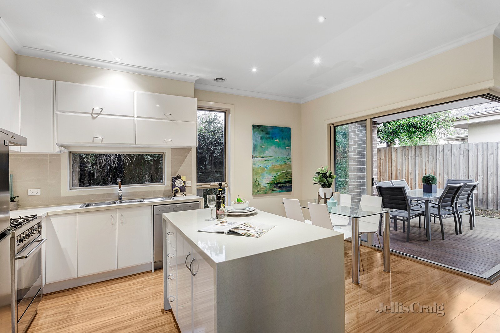 2A Clifford Court, Forest Hill image 4