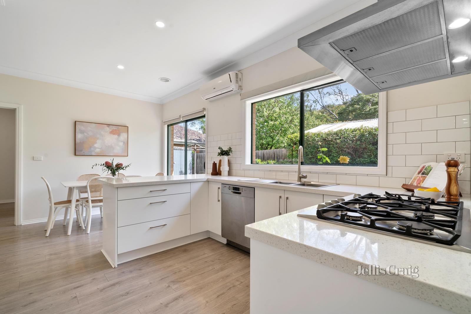 2A Cook Road, Mitcham image 4