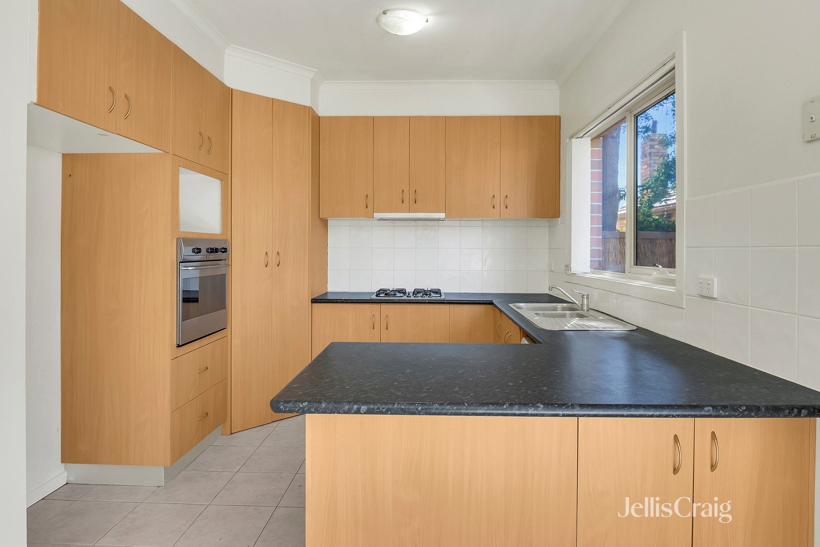 2A Cornwall Road, Pascoe Vale image 5