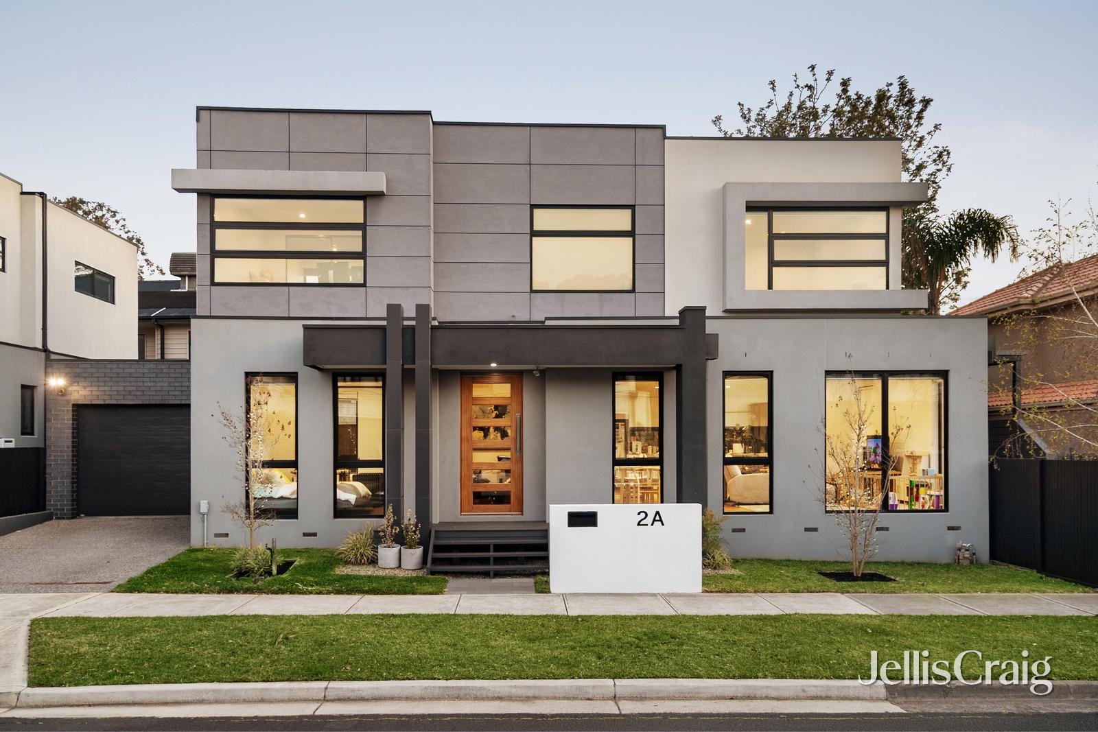 2A Crozier Court, Mckinnon image 1