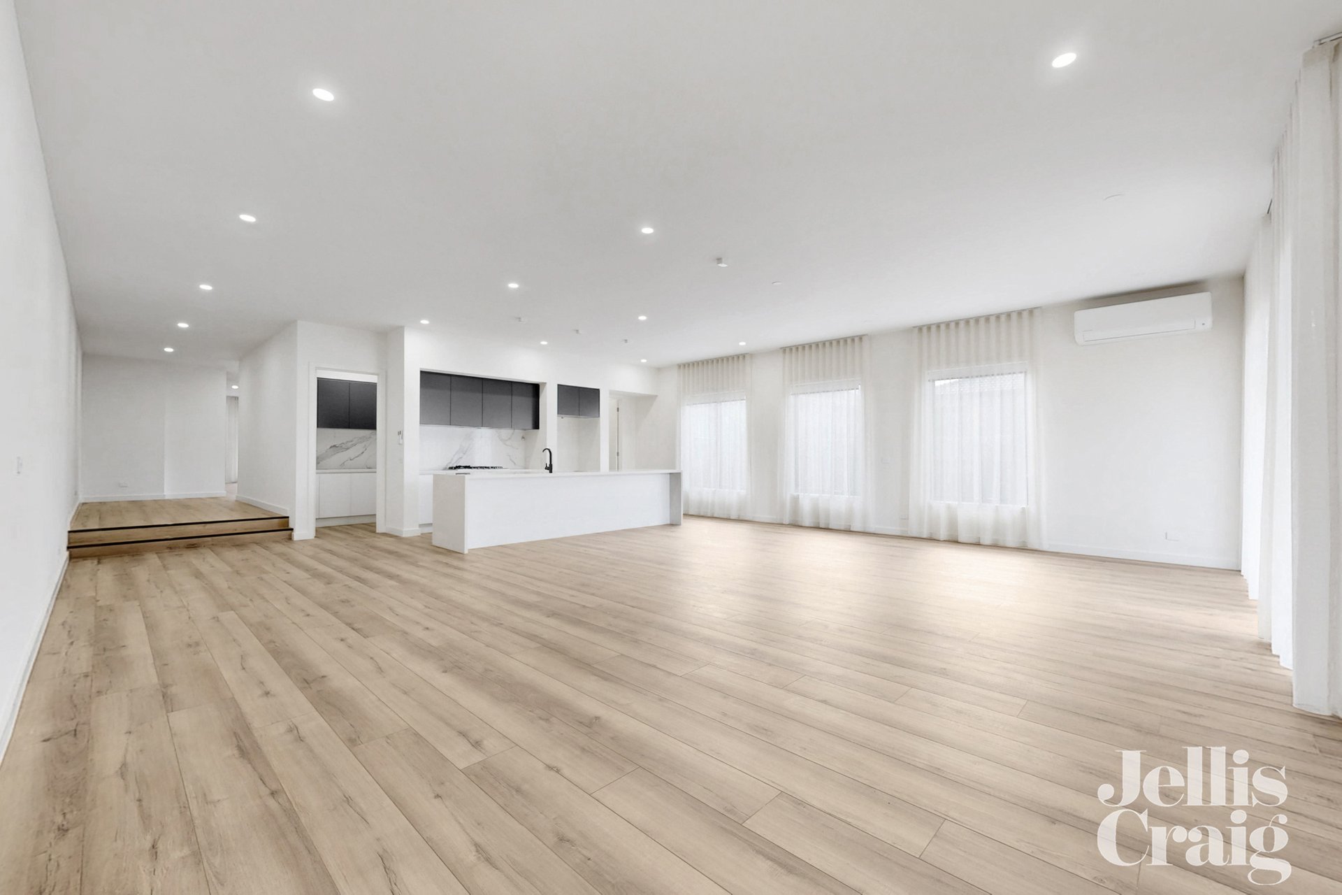 2A Durward Avenue, Glen Waverley image 2