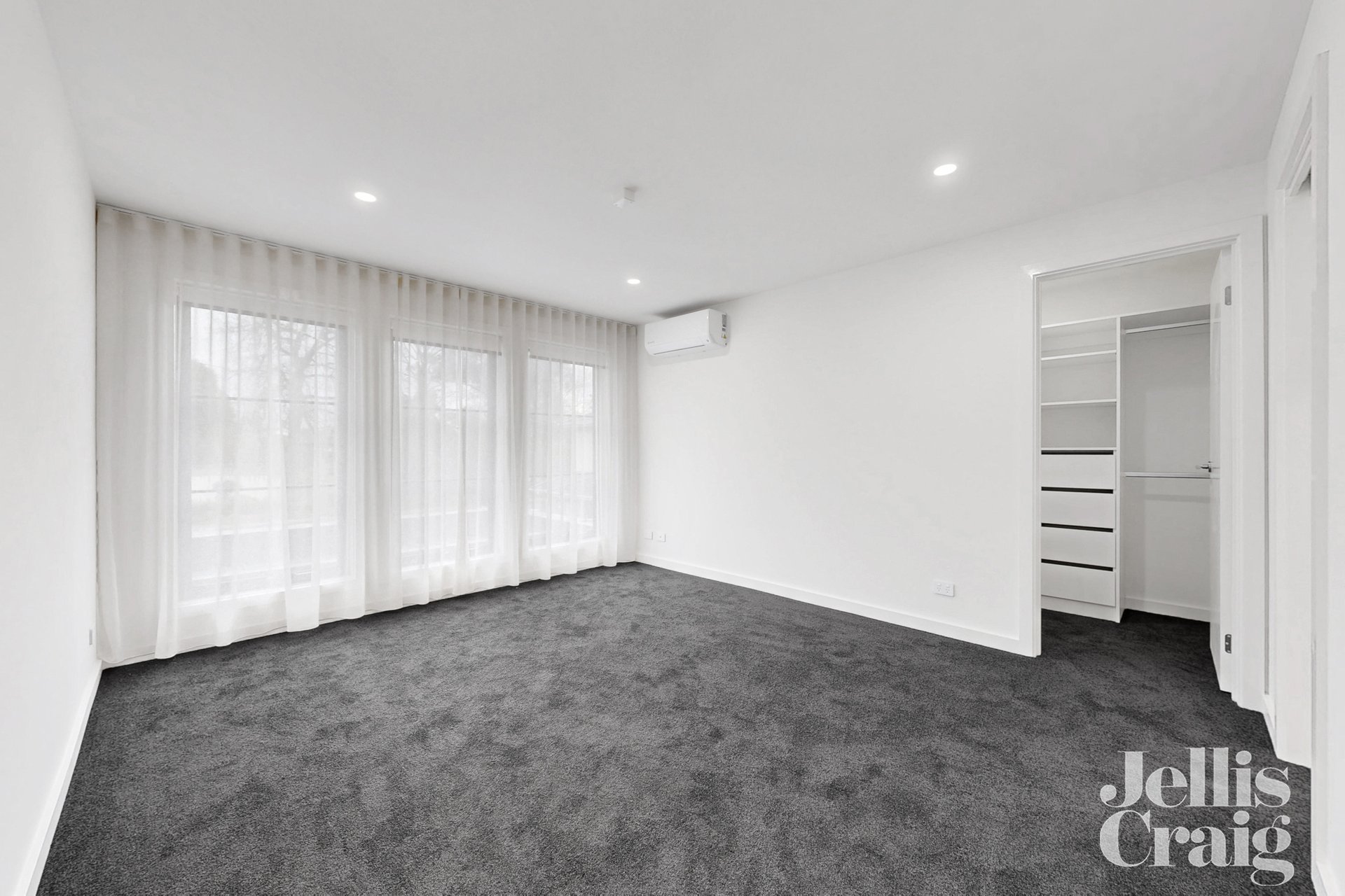 2A Durward Avenue, Glen Waverley image 6