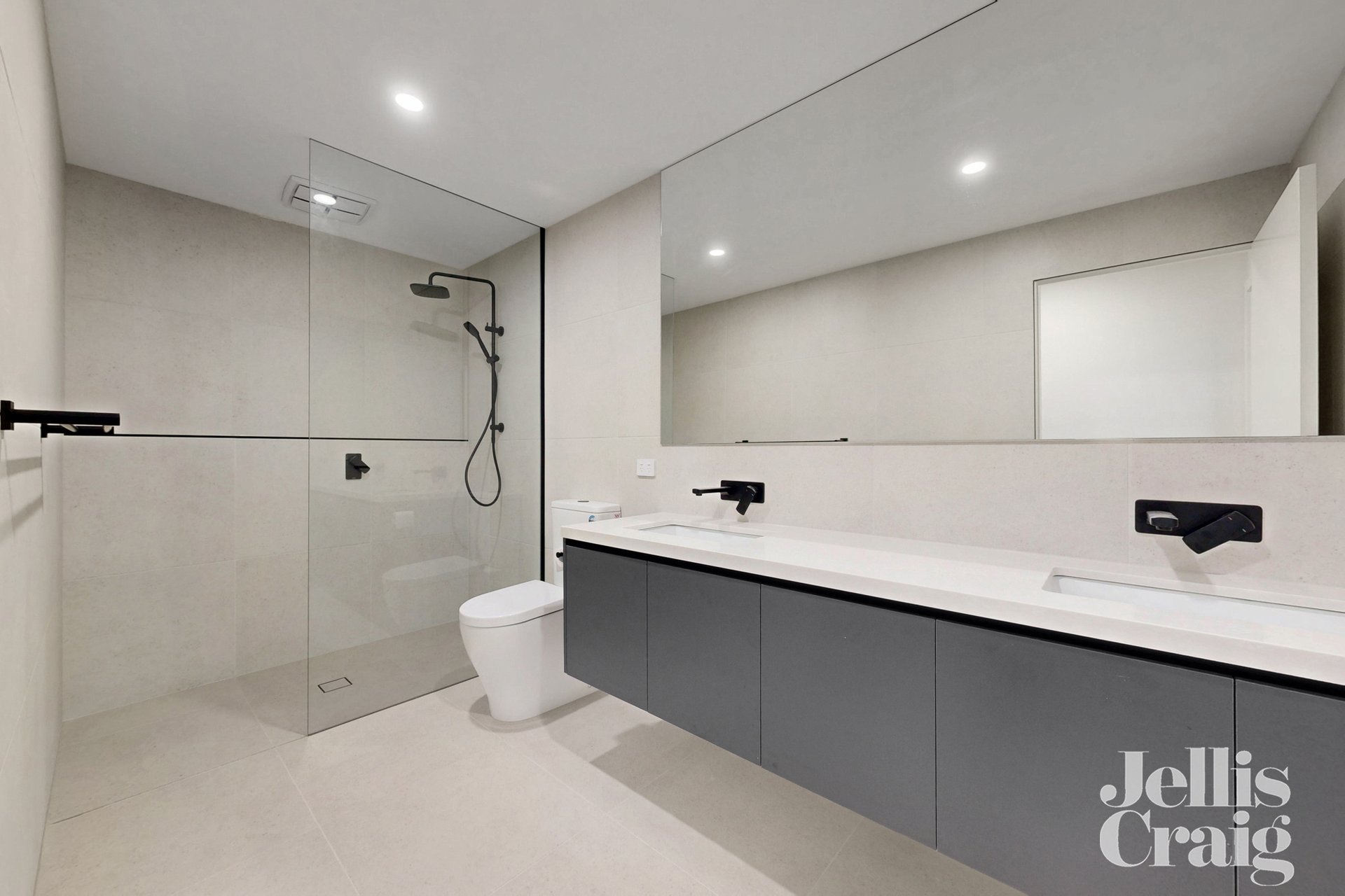 2A Durward Avenue, Glen Waverley image 7