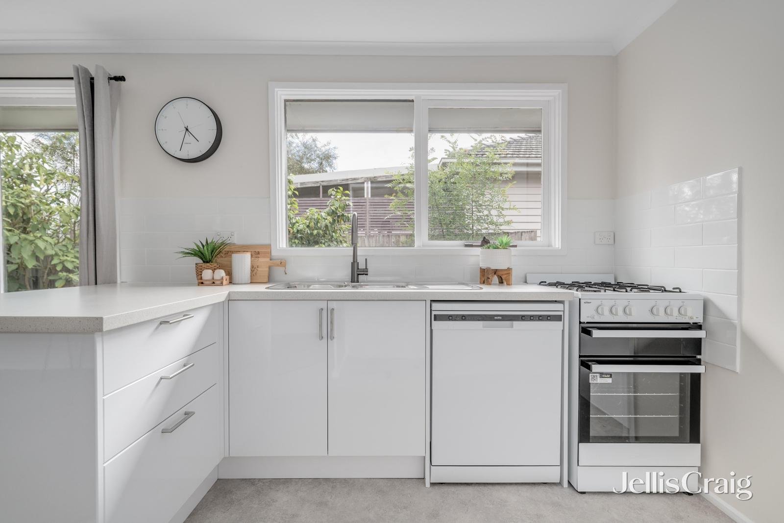 2A Ernest Street, Blackburn image 4