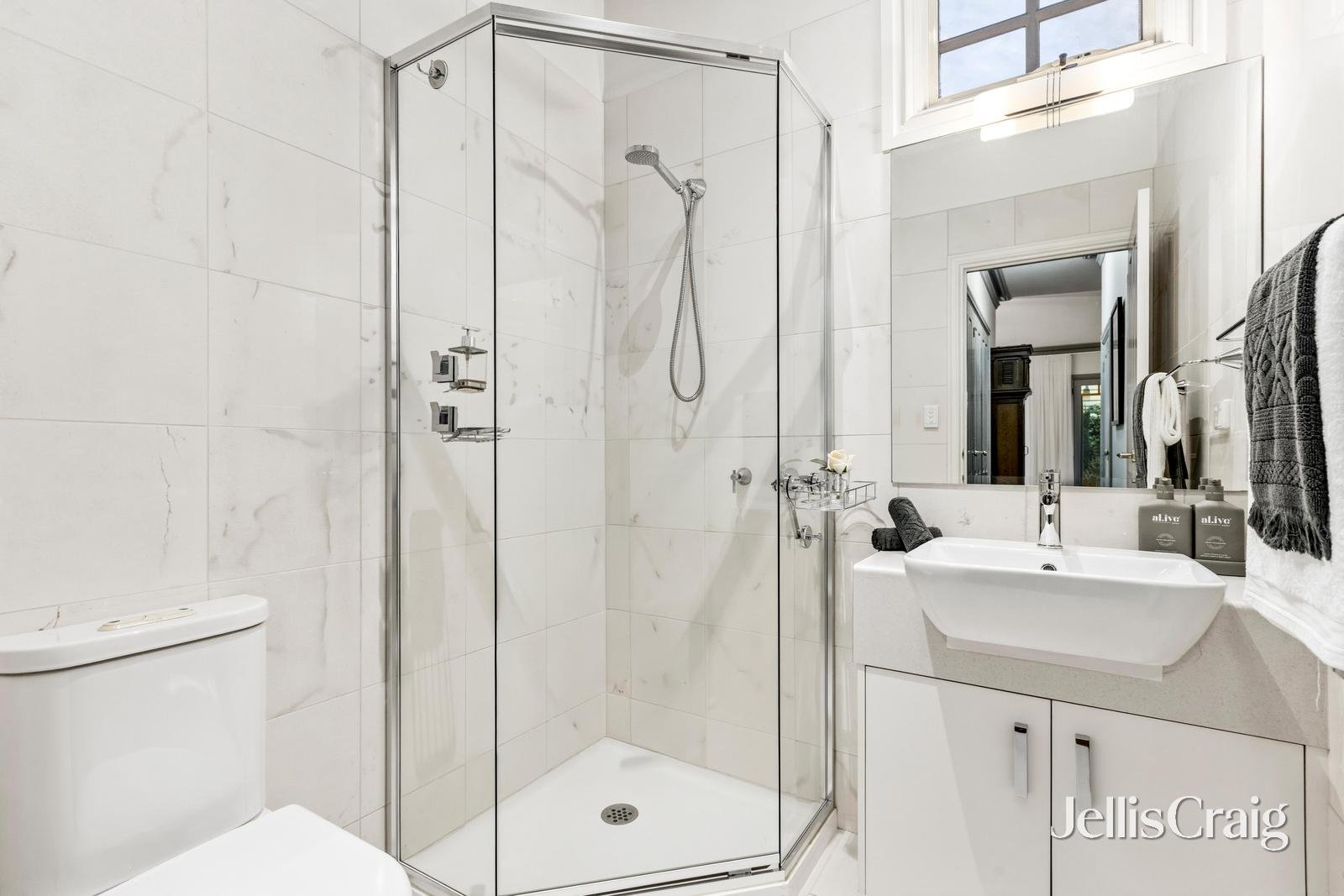 2A Exhibition Street, Mckinnon image 12