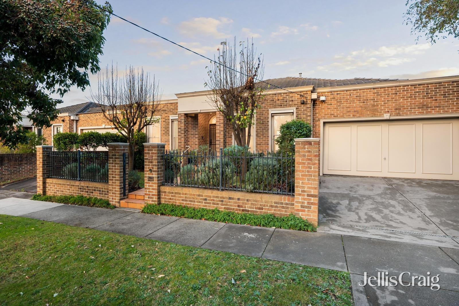 2A Glyndon Road, Camberwell image 1