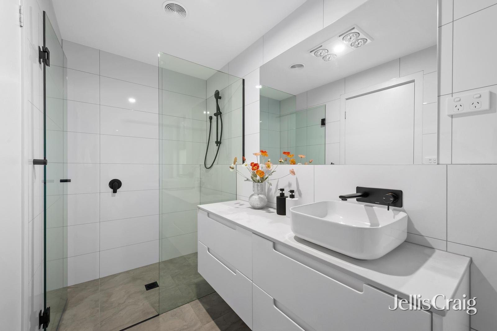2A Grandview Avenue, Glen Iris image 7