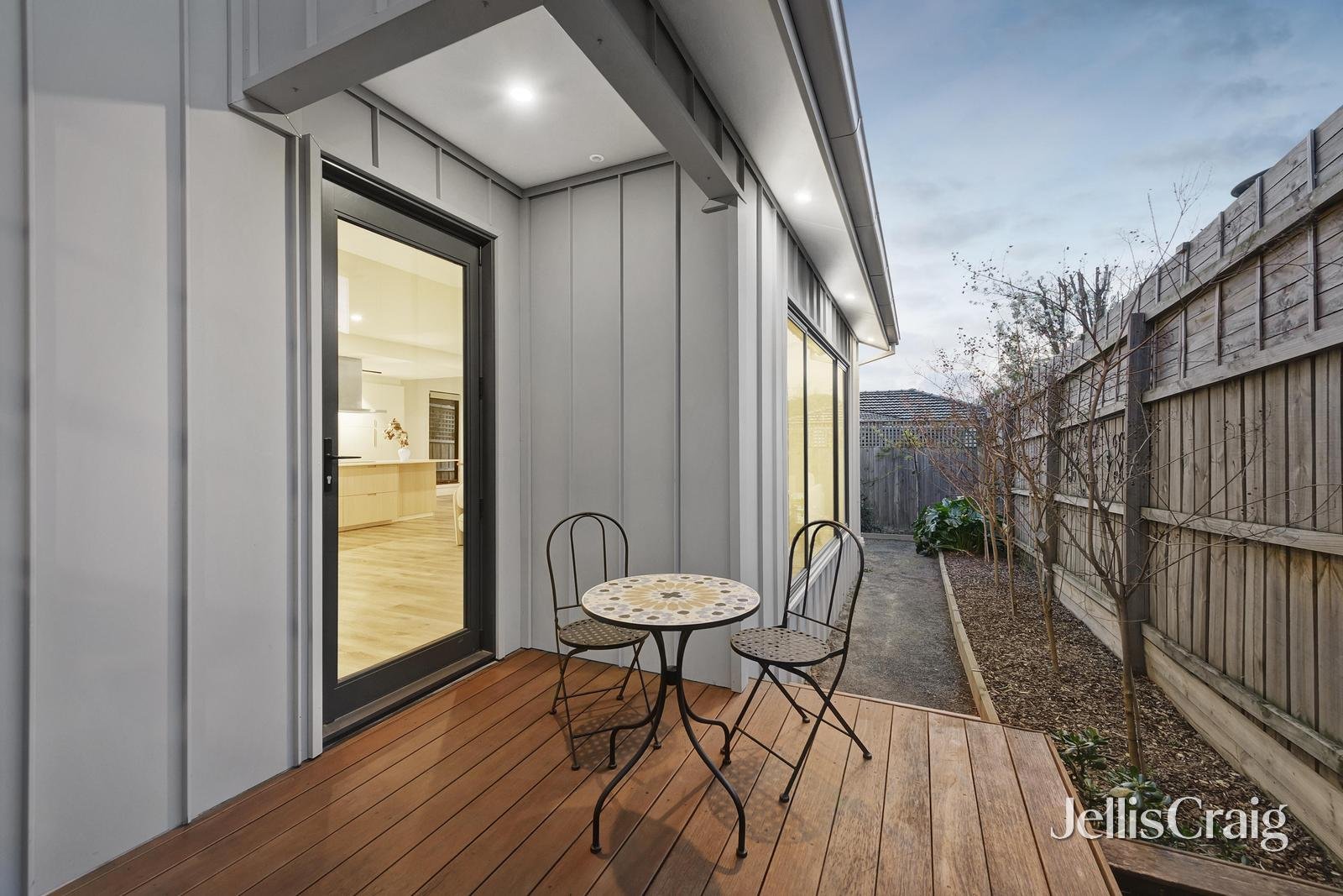 2A Grandview Avenue, Glen Iris image 12