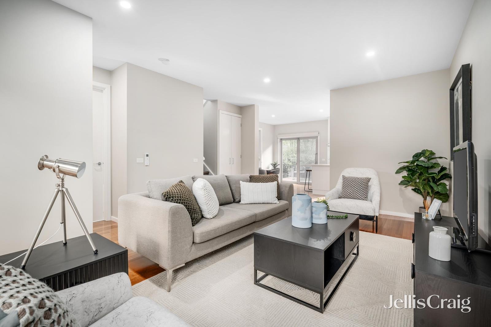 2A John Holland Court, Blackburn image 2