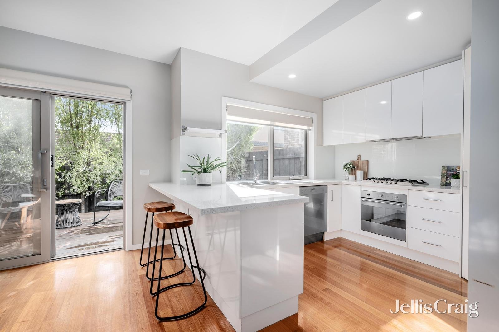 2A John Holland Court, Blackburn image 4