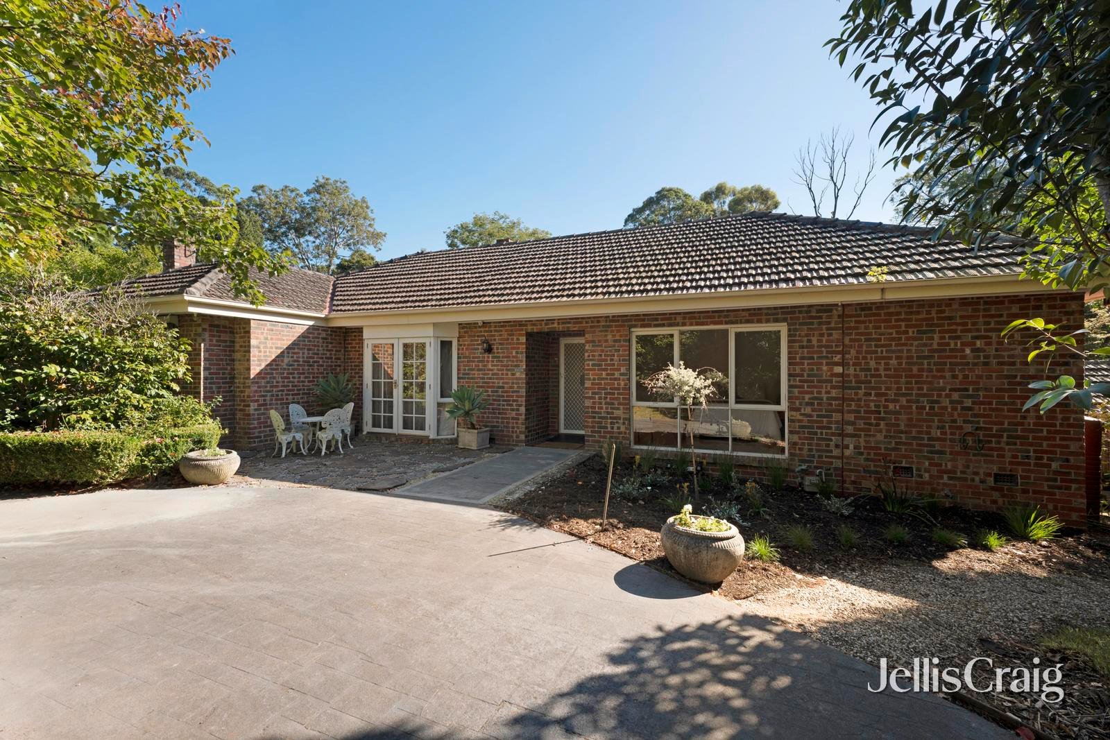 2A Lagoona Court, Blackburn image 1