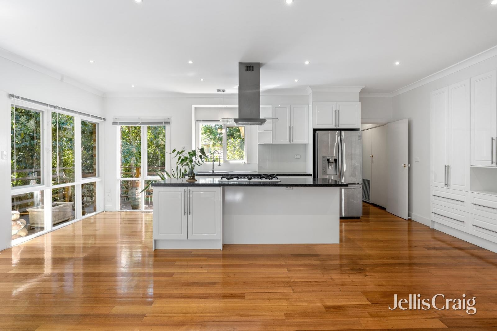 2A Lagoona Court, Blackburn image 2