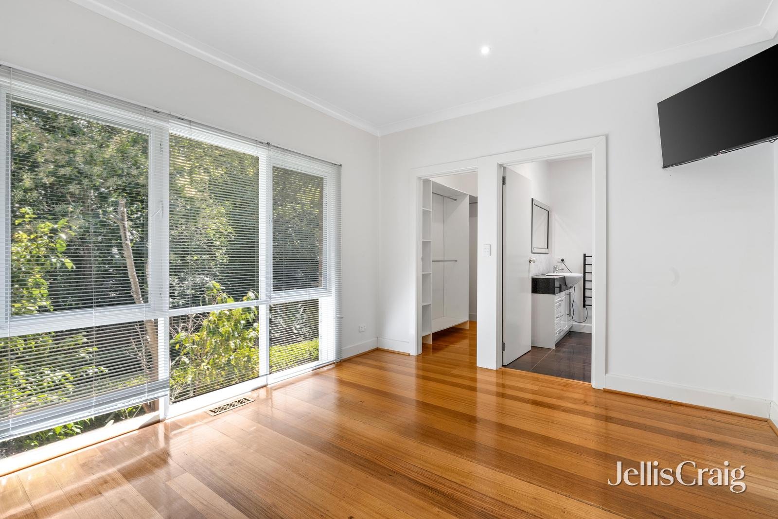 2A Lagoona Court, Blackburn image 6