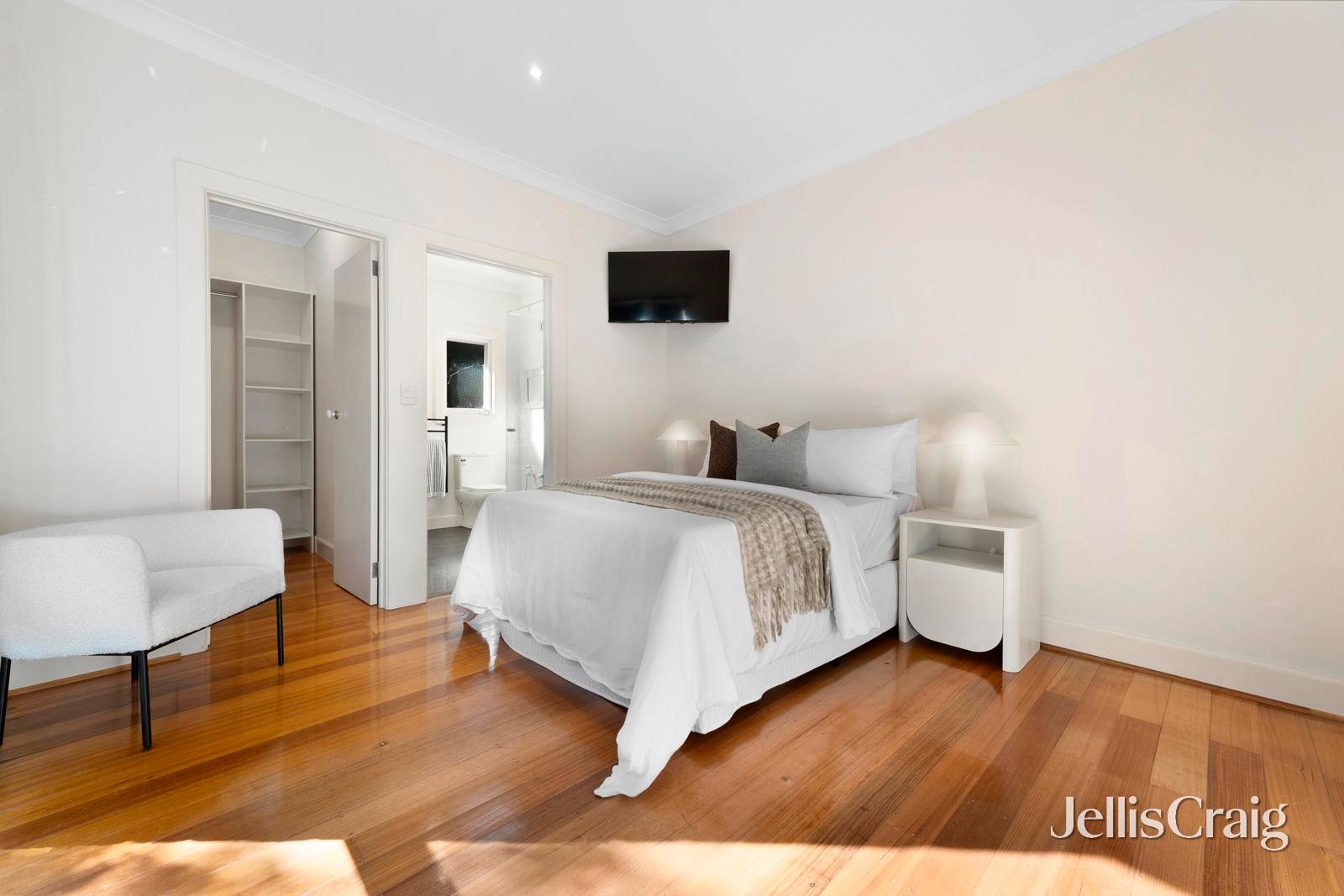 2A Lagoona Court, Blackburn image 9