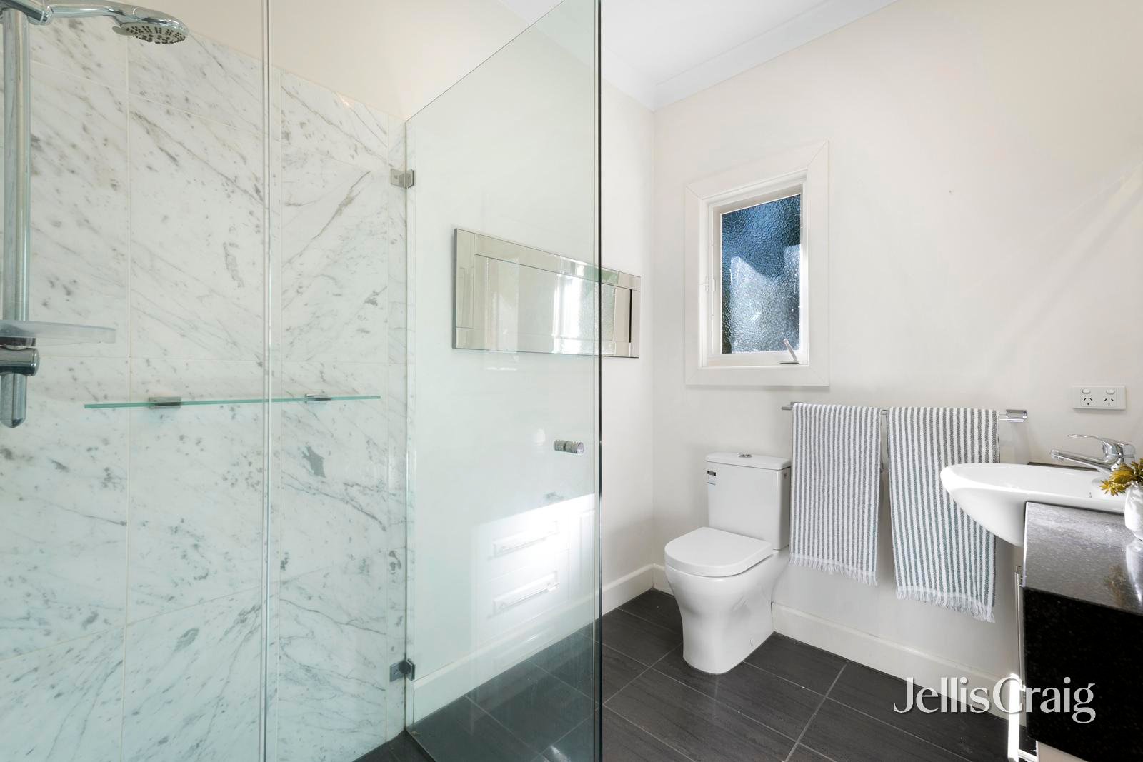 2A Lagoona Court, Blackburn image 12