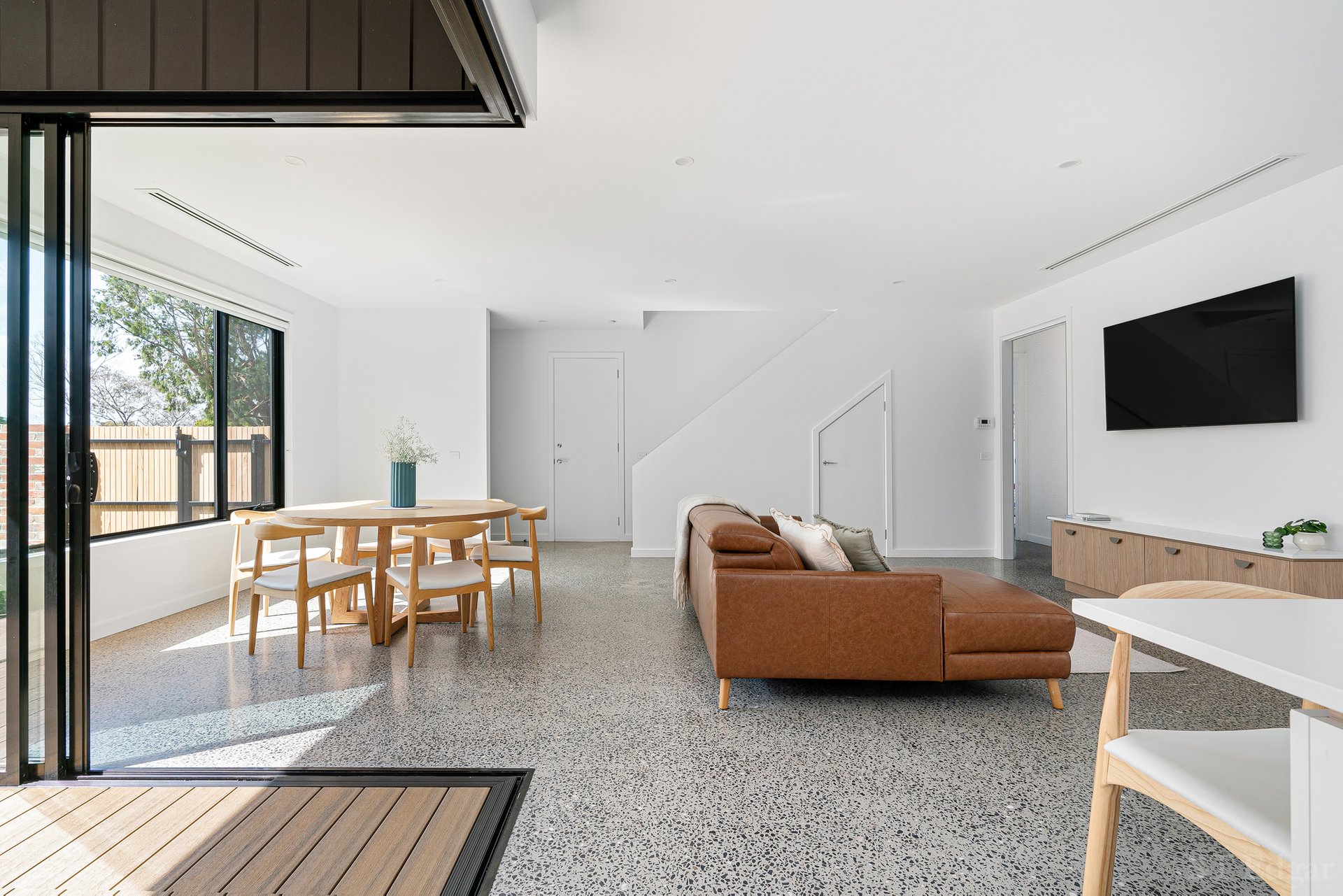 Property Gallery Thumbnail 6