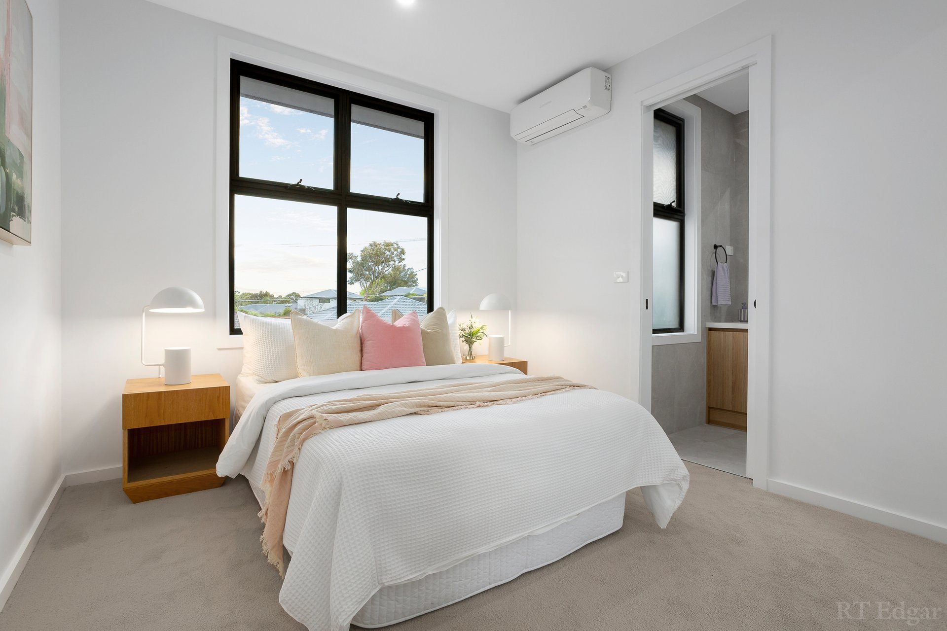 Property Gallery Thumbnail 6