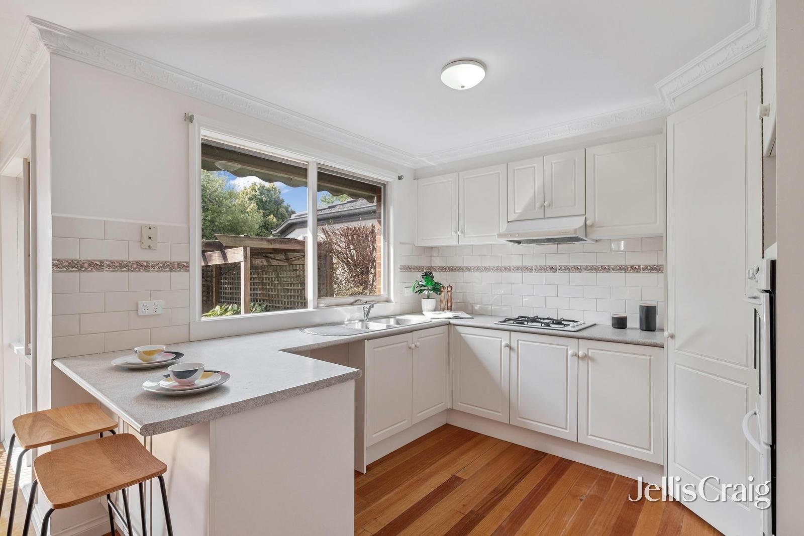 2A Midhurst Road, Croydon image 4