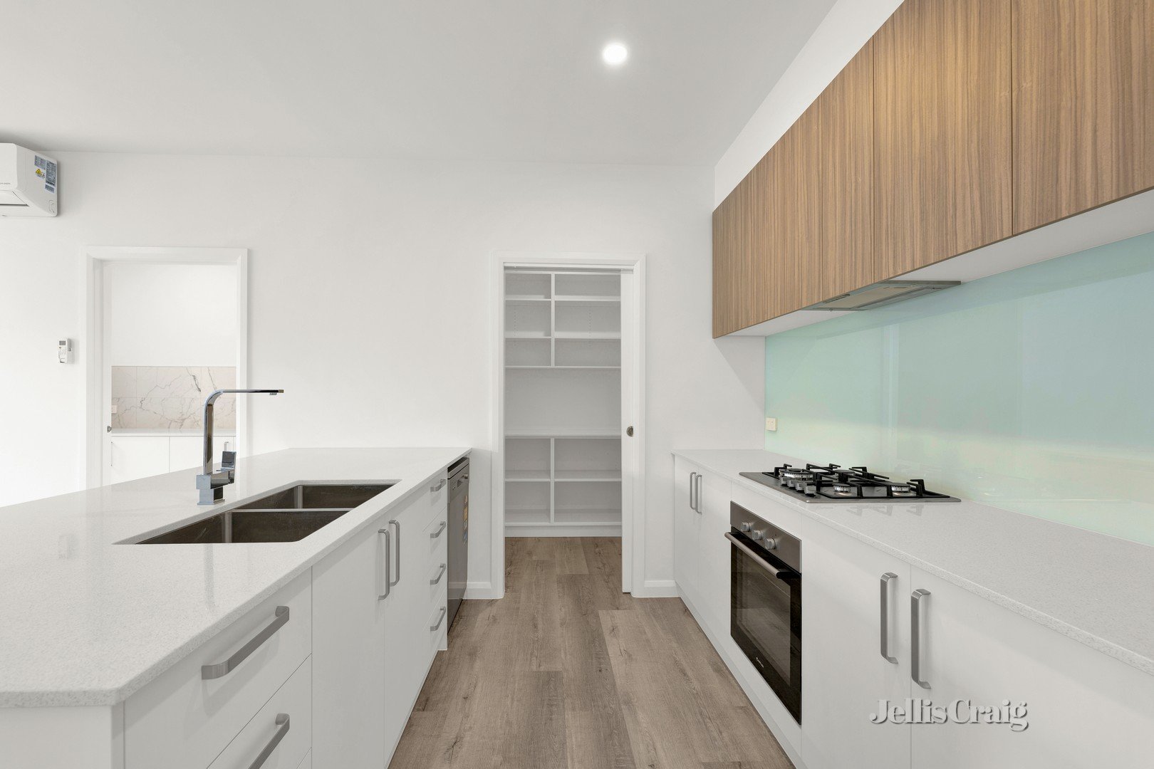 2A Murdo Road, Clayton image 4