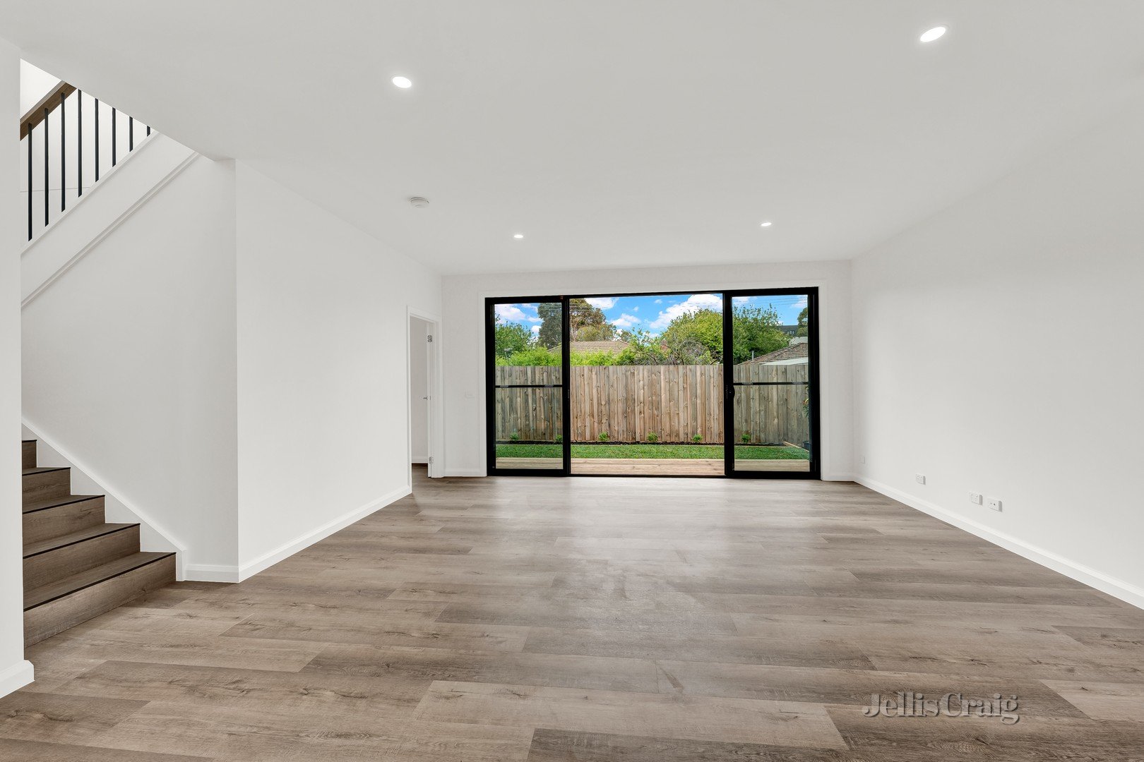 2A Murdo Road, Clayton image 2