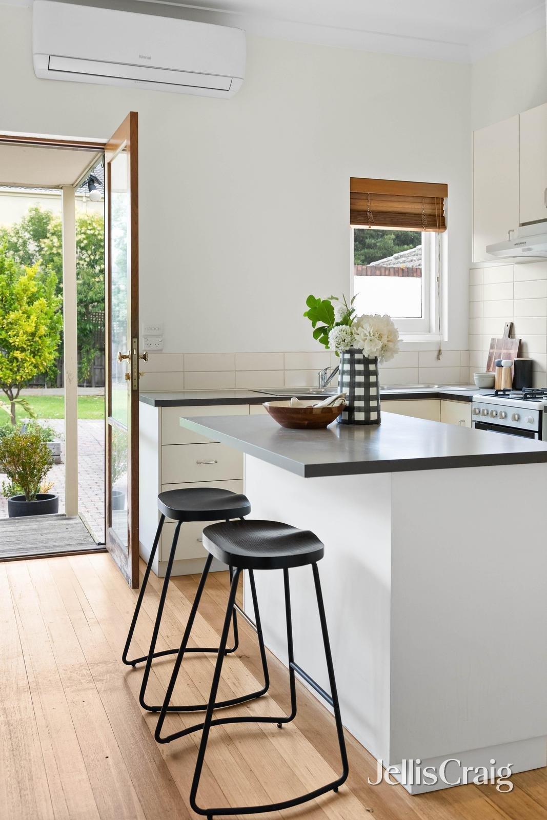 2A Nott Street, Balwyn image 6