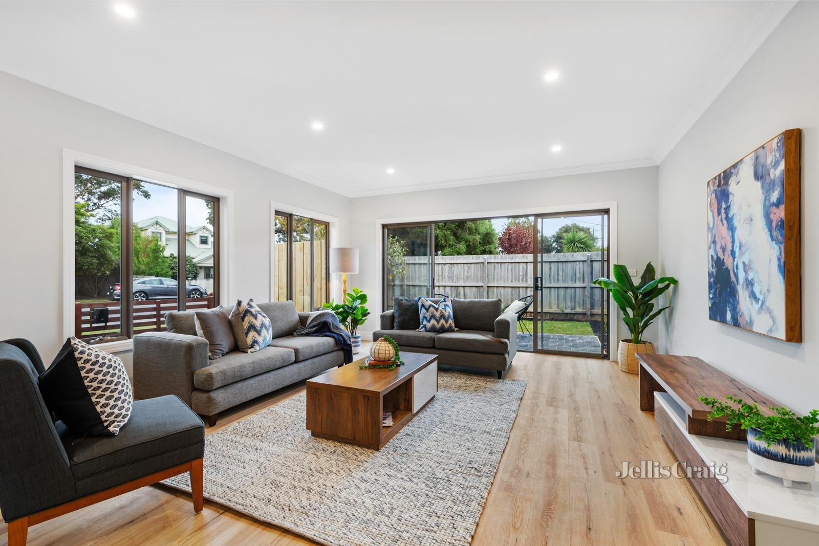 2a Quarry Road, Mitcham image 2