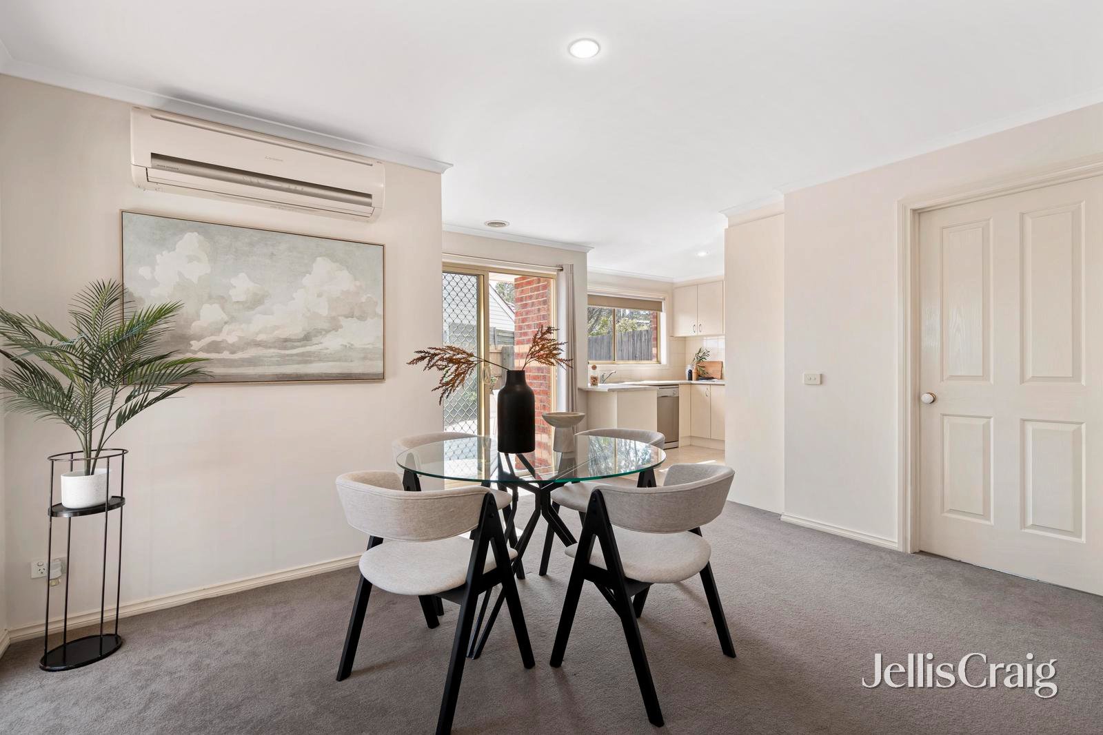2A Royal Avenue, Heathmont image 3
