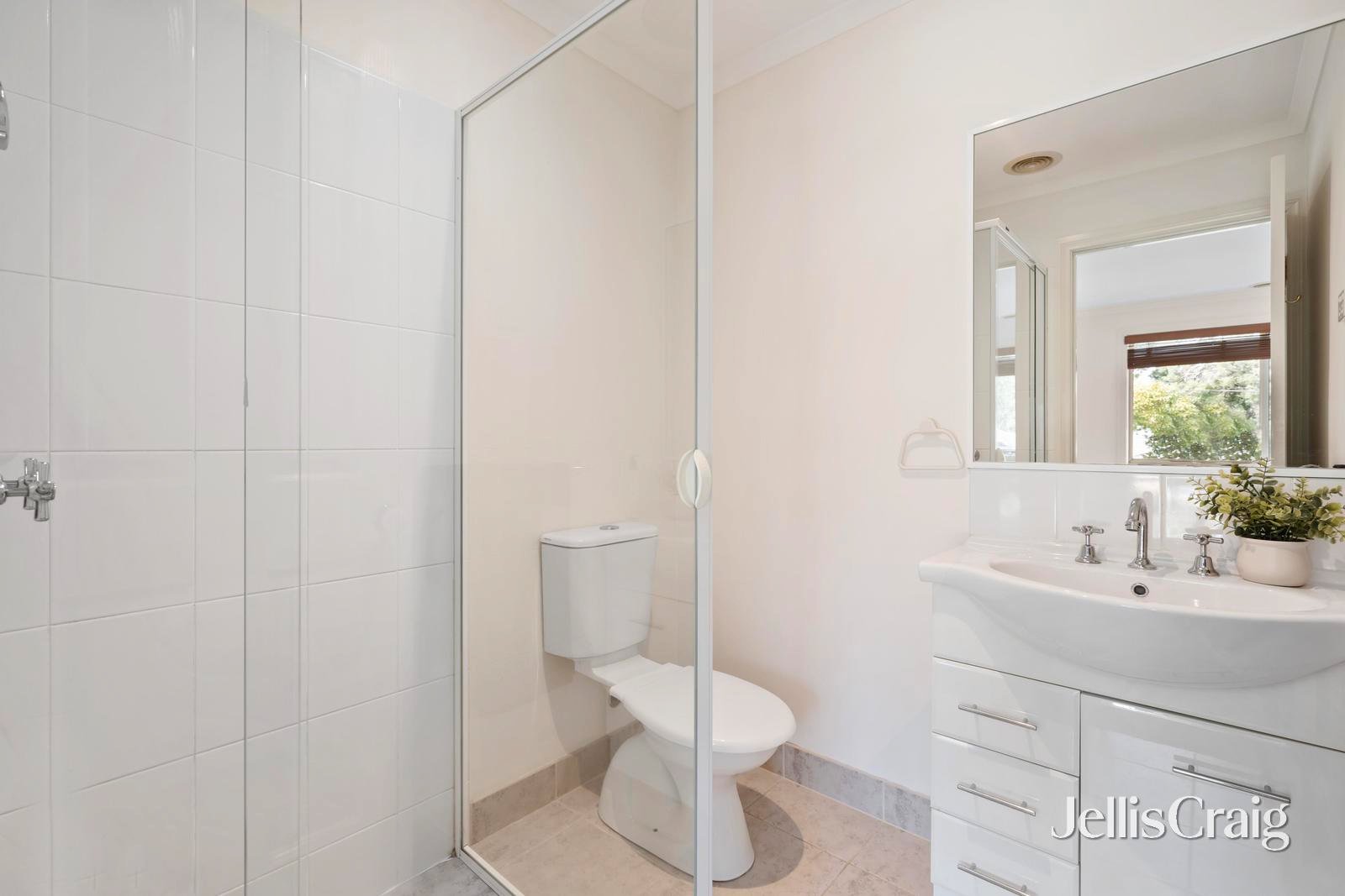 2A Royal Avenue, Heathmont image 8