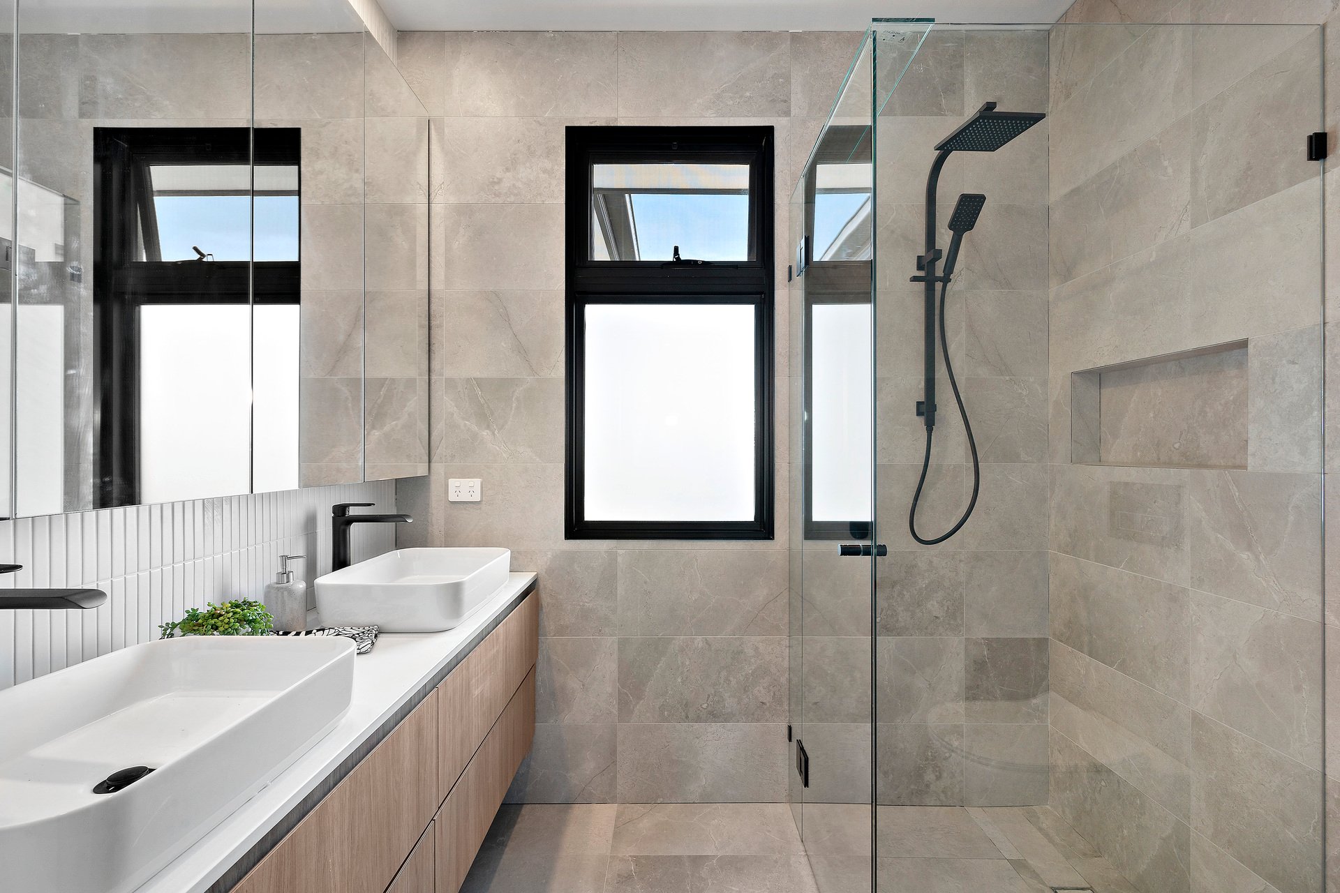 Property Gallery Thumbnail 11