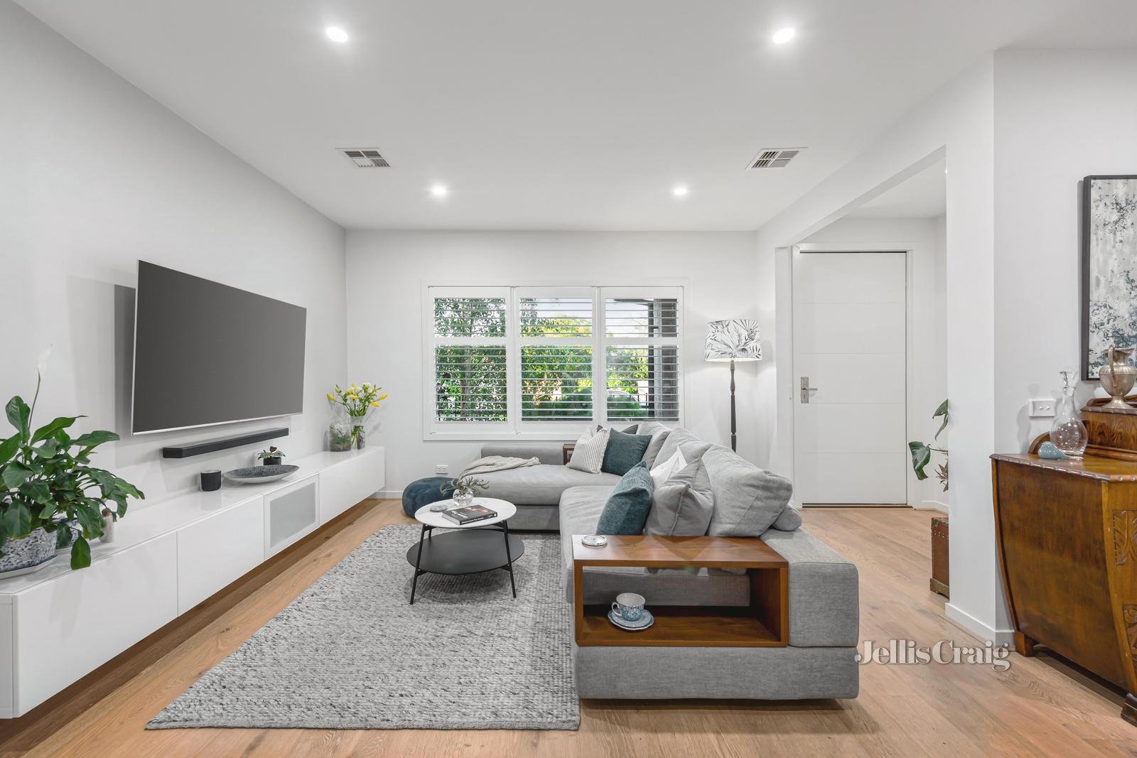 2a Seaview Avenue, Bentleigh image 2