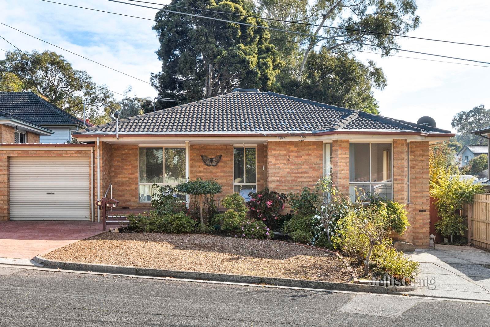 2A Simmons Court, Greensborough image 1