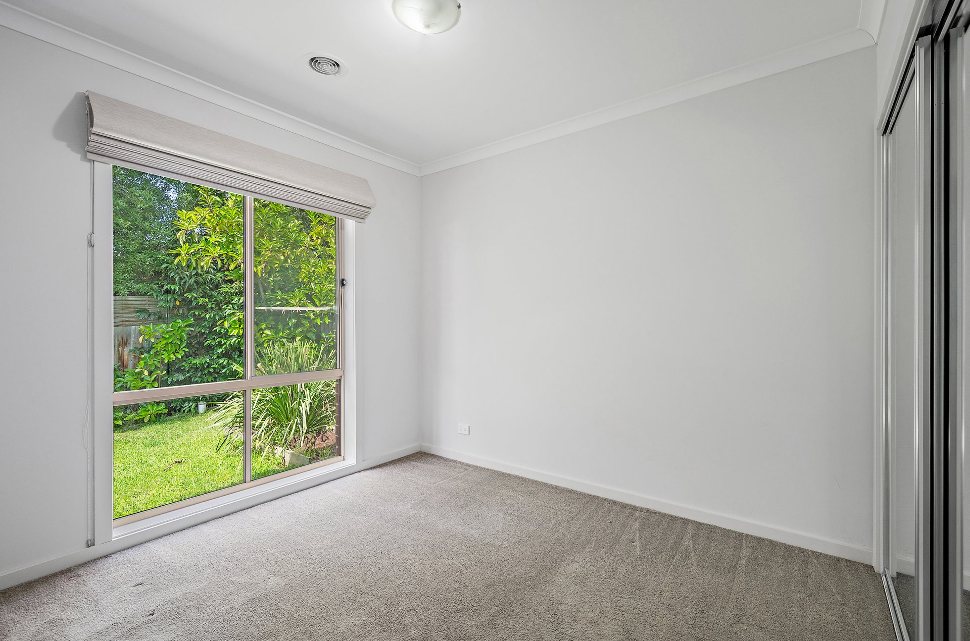 2A Turkeith Crescent, Croydon North image 7