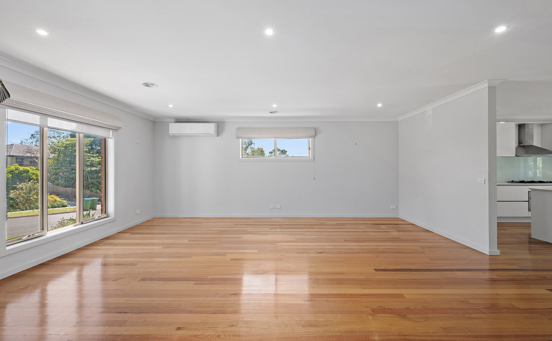 2A Turkeith Crescent, Croydon North image 2