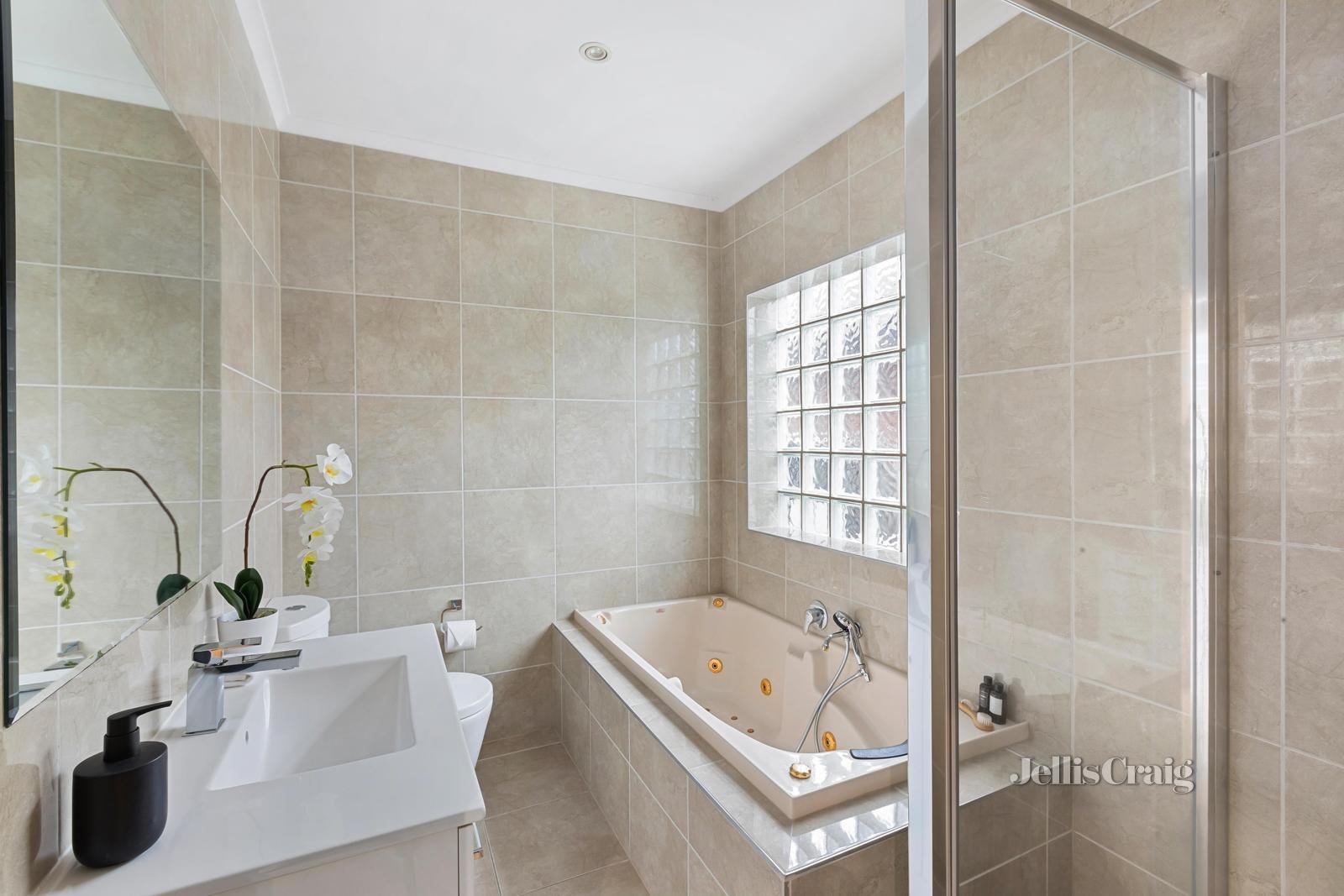 2a Twisden Road, Bentleigh image 9