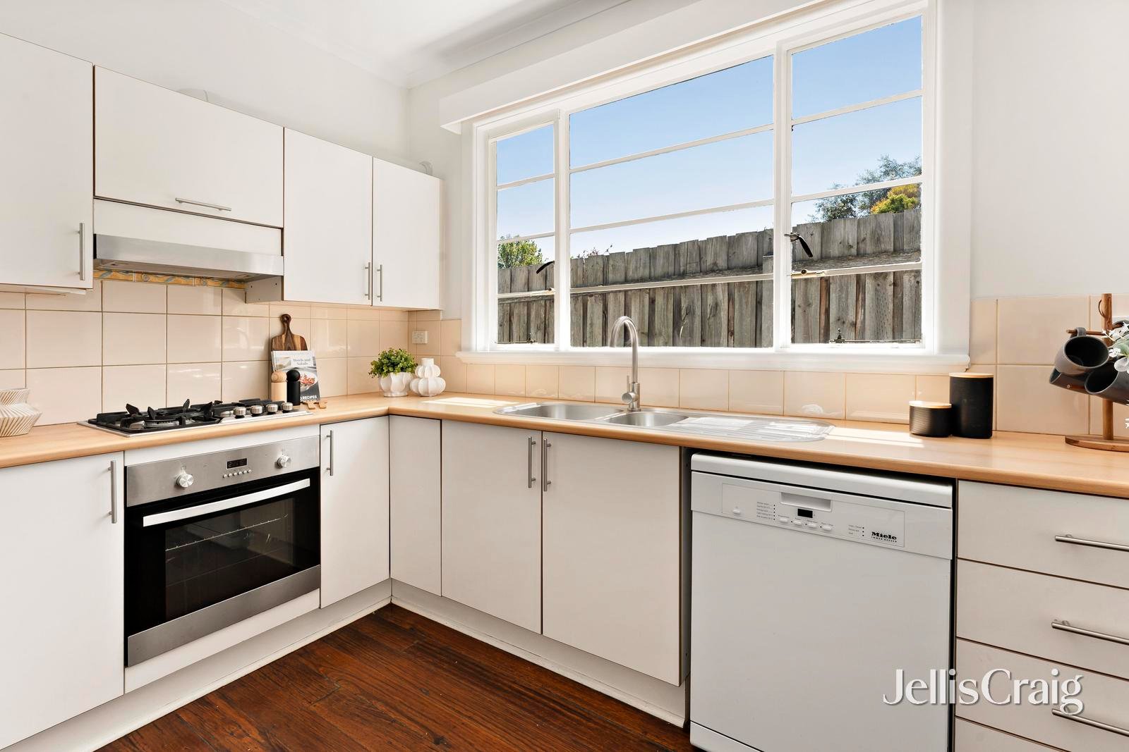 2A Unley Grove, Ascot Vale image 4