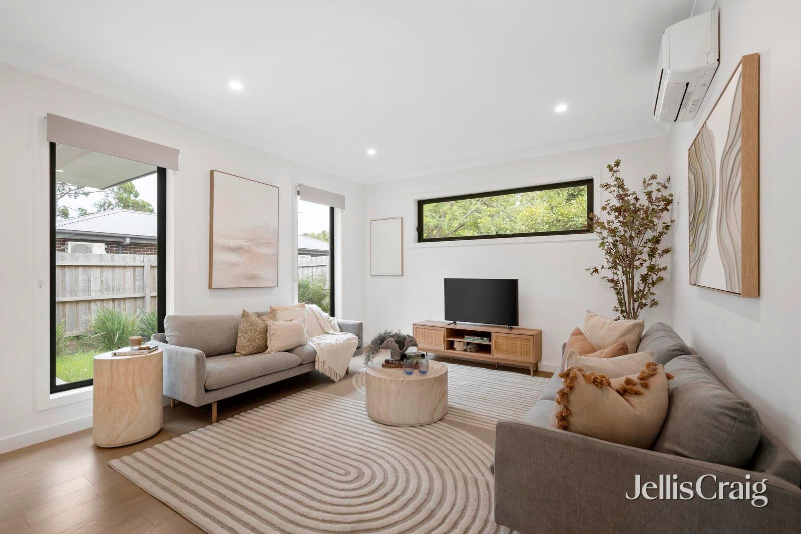 2a Venetian Court, Croydon image 2