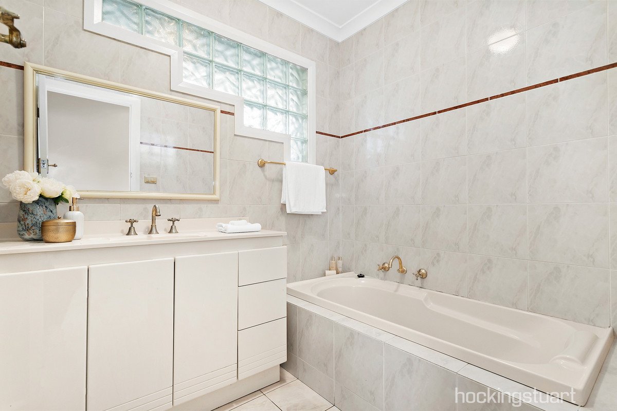 2A Woodhouse Grove, Box Hill North image 9