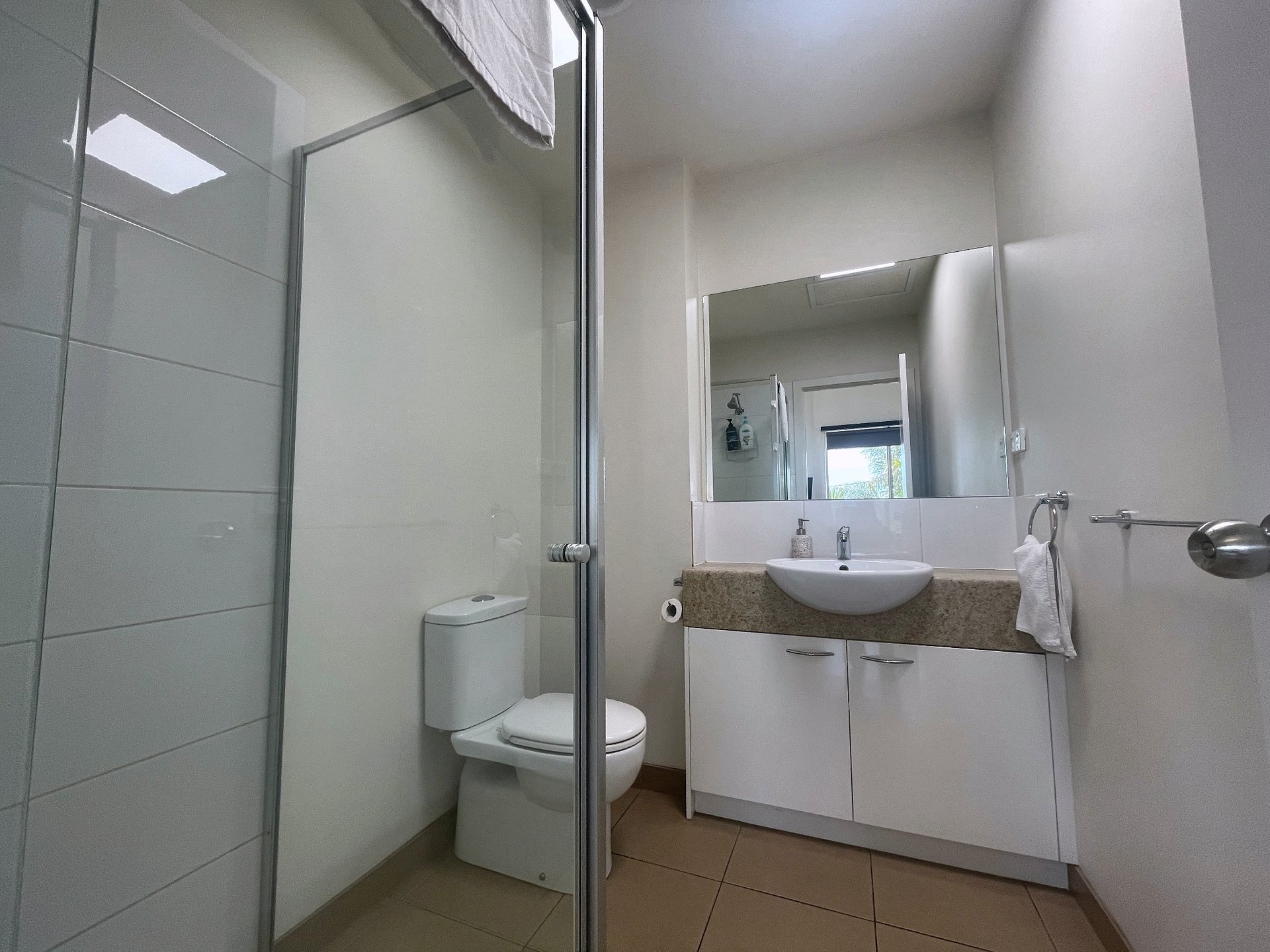 2A/75 McKillop Street, Geelong image 6