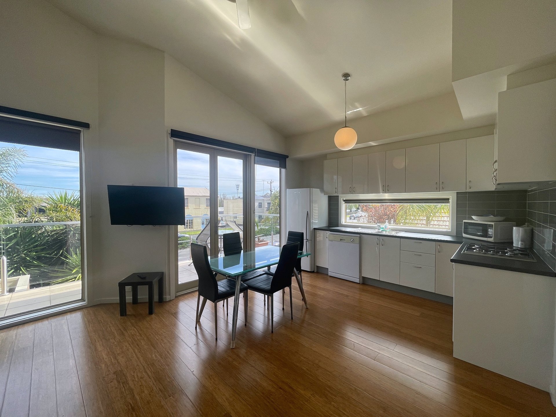 2A/75 McKillop Street, Geelong image 8