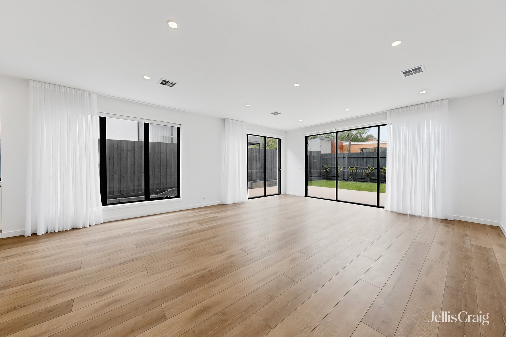 2B Blackshaw Street, Mckinnon image 4