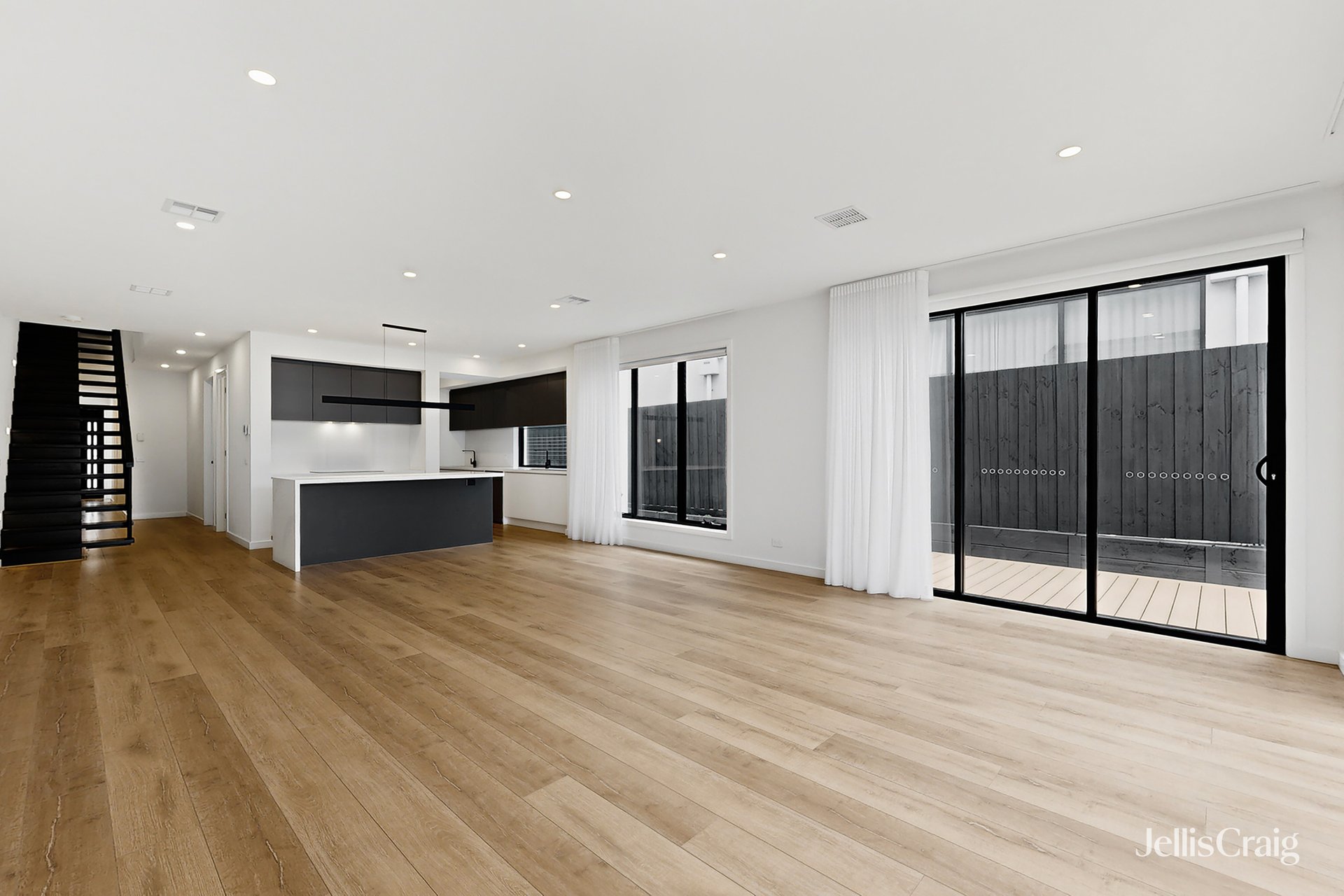 2B Blackshaw Street, Mckinnon image 3