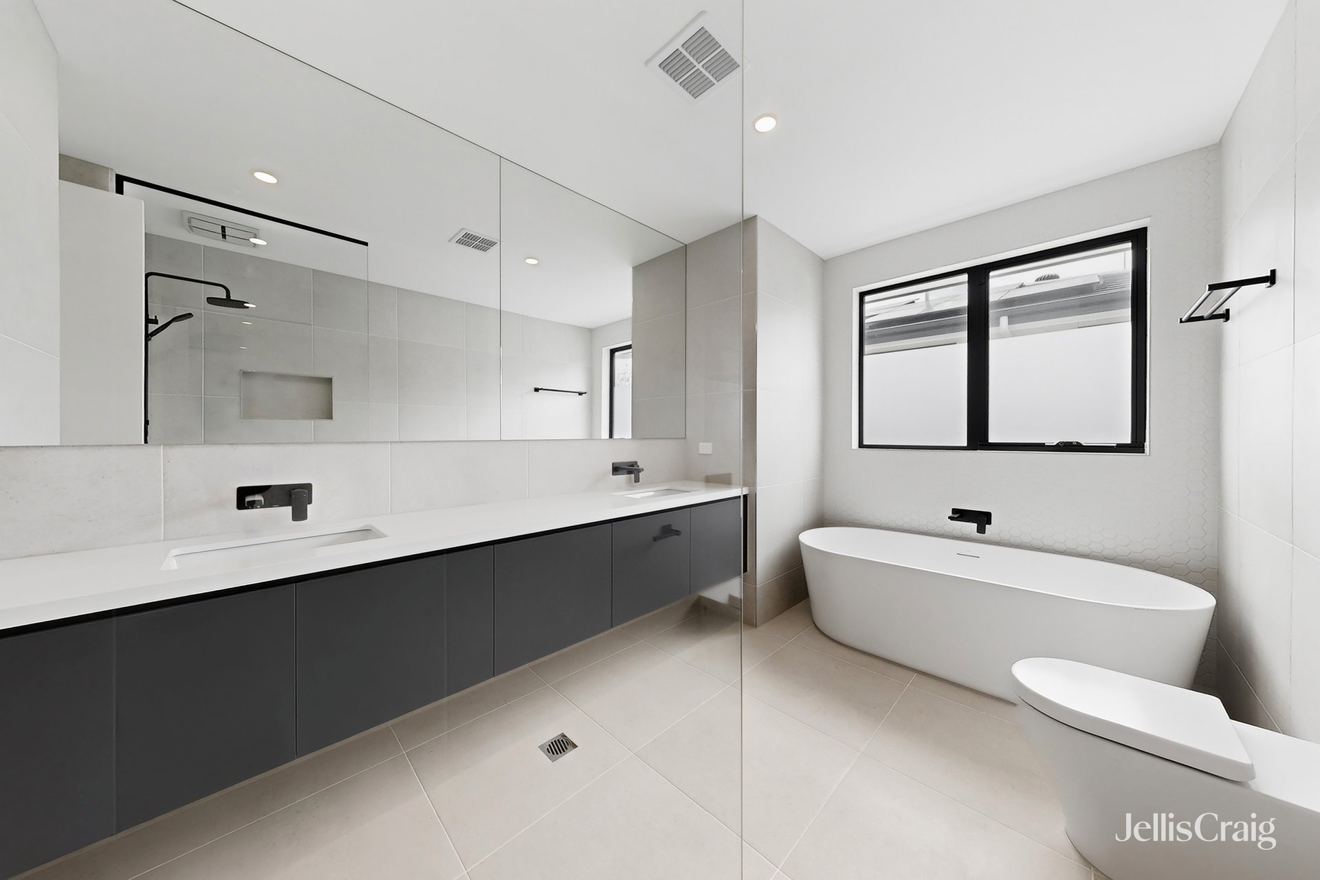 2B Blackshaw Street, Mckinnon image 5