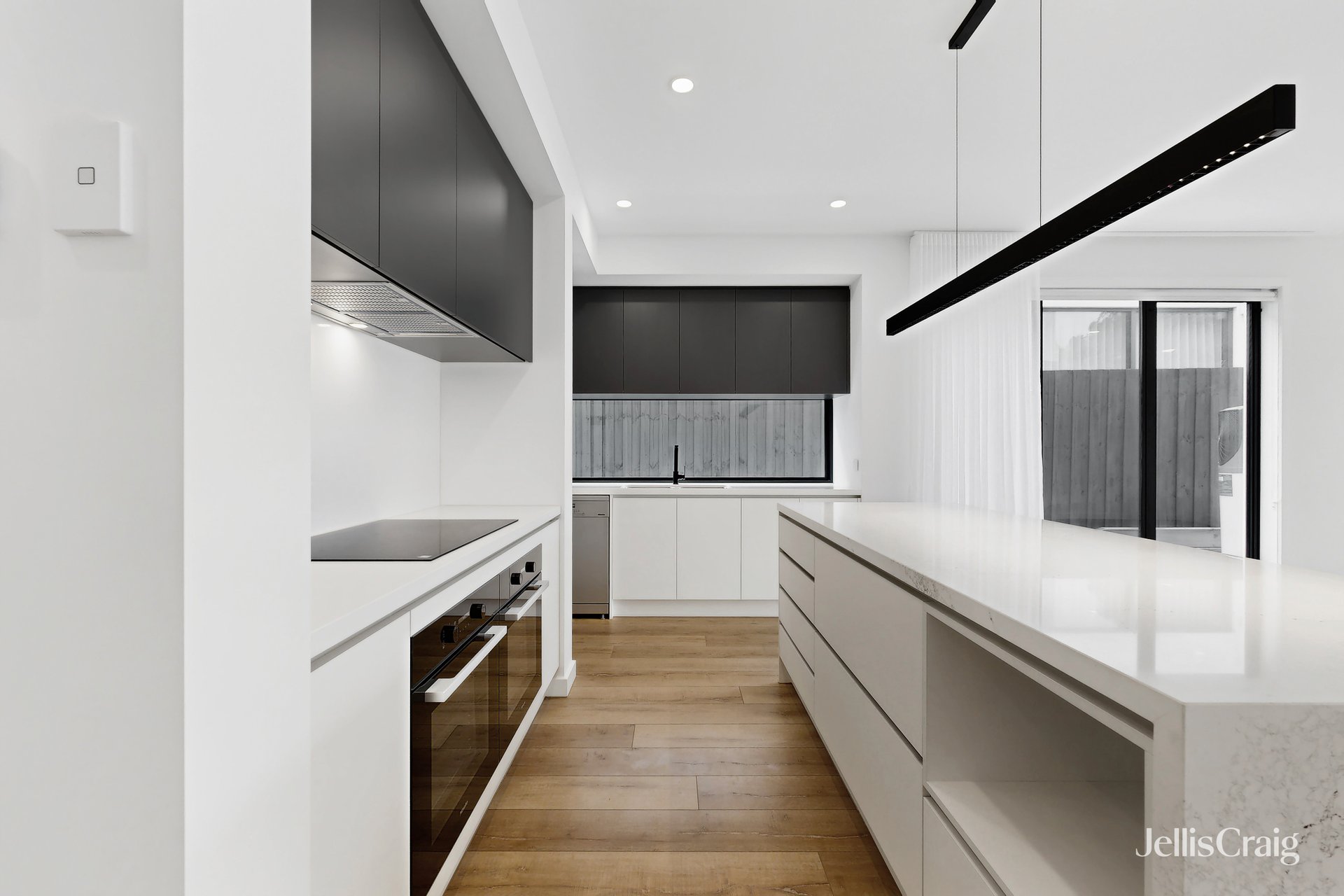 2B Blackshaw Street, Mckinnon image 2