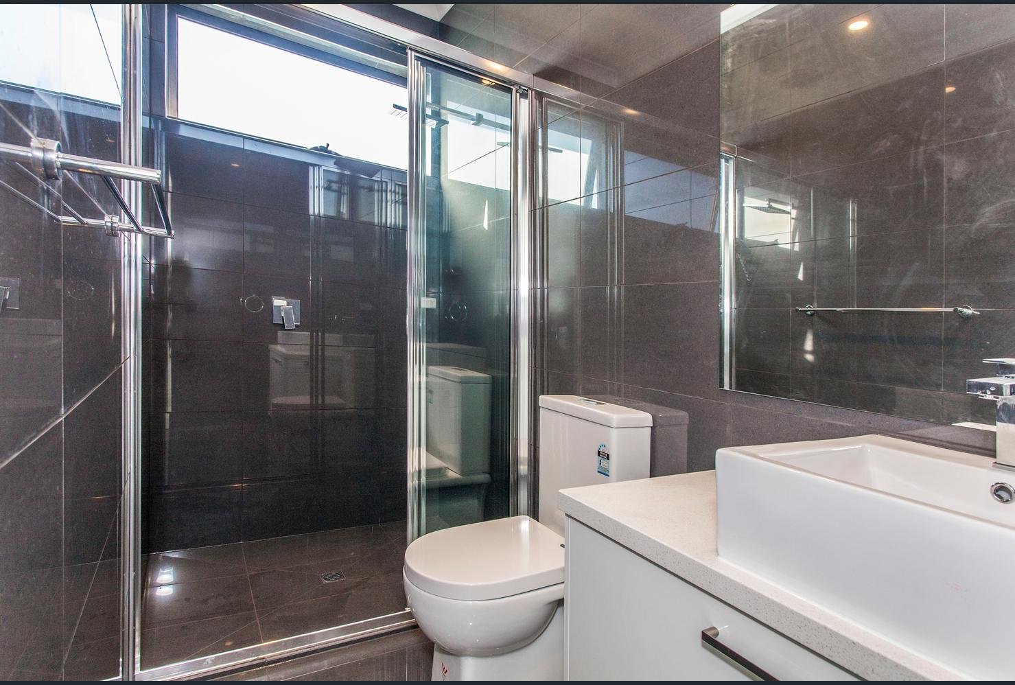 2B Elaroo Street, Chadstone image 5