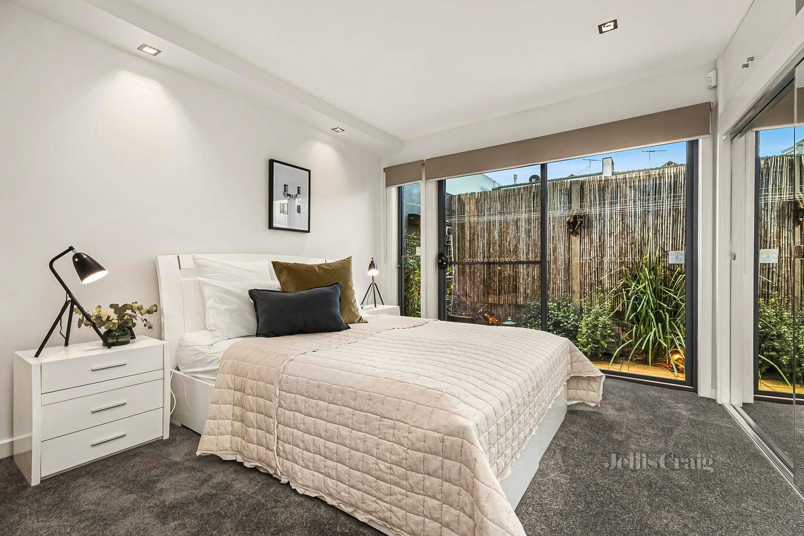 2B Esplanade Place, Port Melbourne image 9