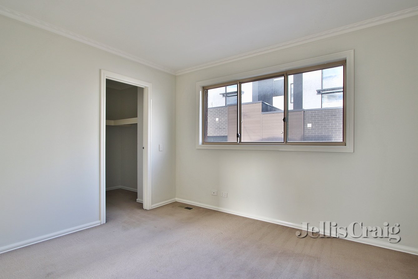 2B Florence Avenue, Donvale image 5